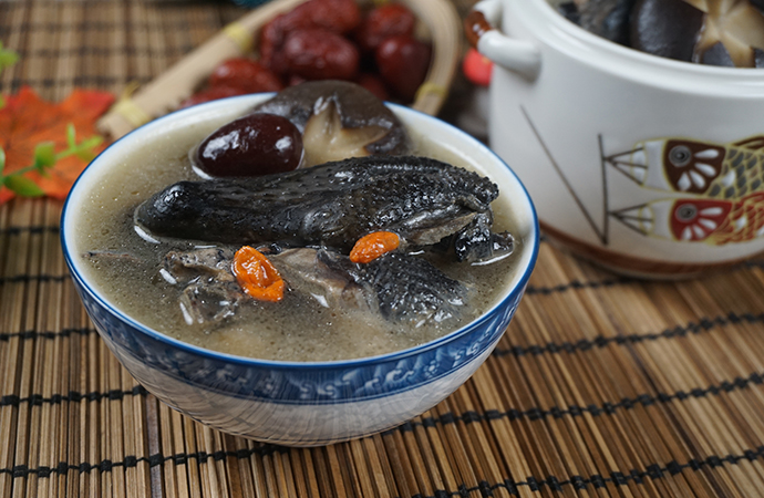 枸杞紅棗烏雞湯